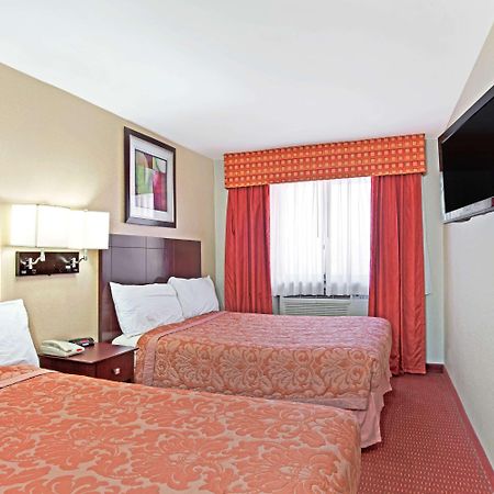 Super 8 By Wyndham Long Island City Lga Hotel New York Eksteriør billede