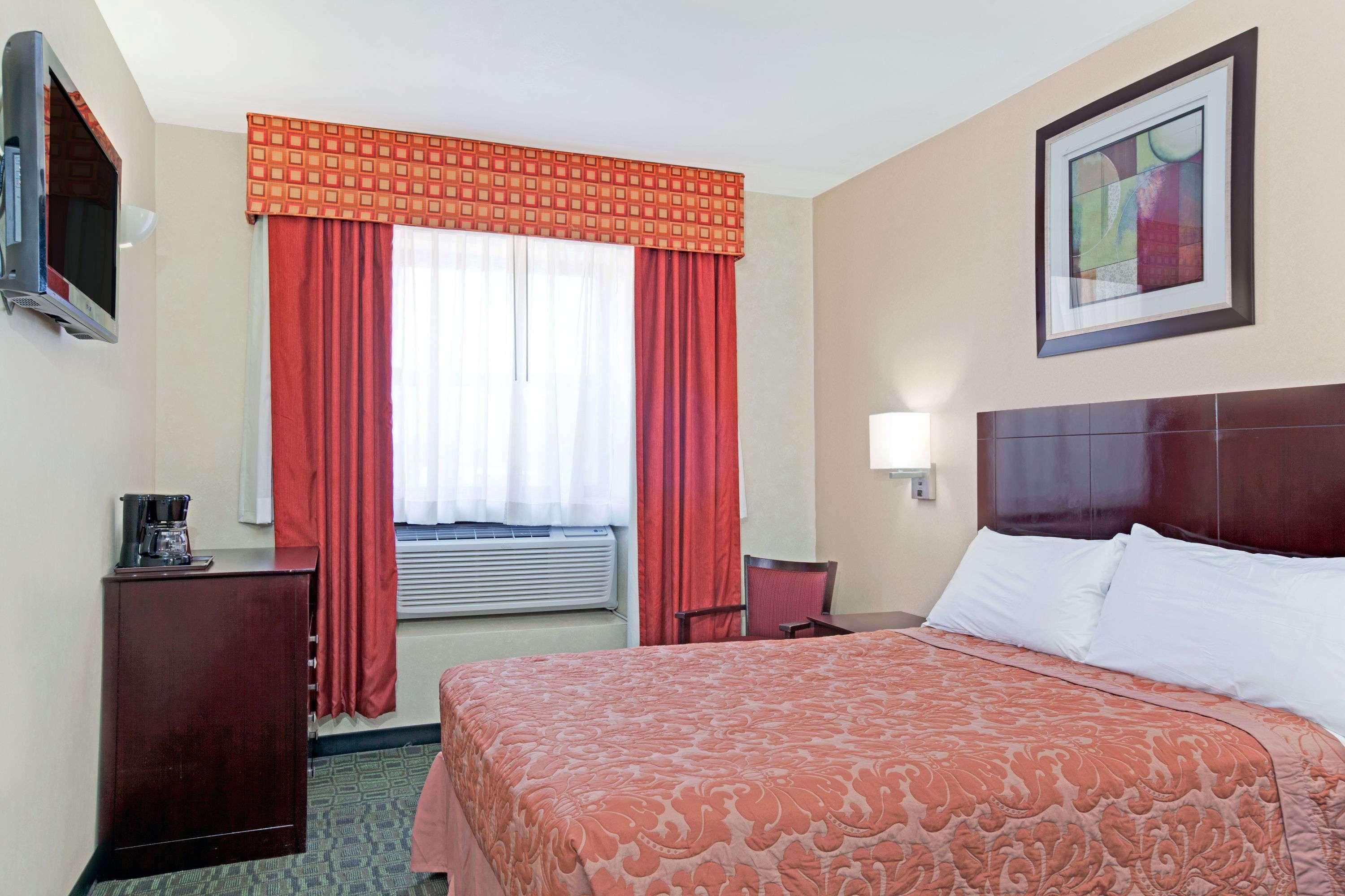 Super 8 By Wyndham Long Island City Lga Hotel New York Eksteriør billede