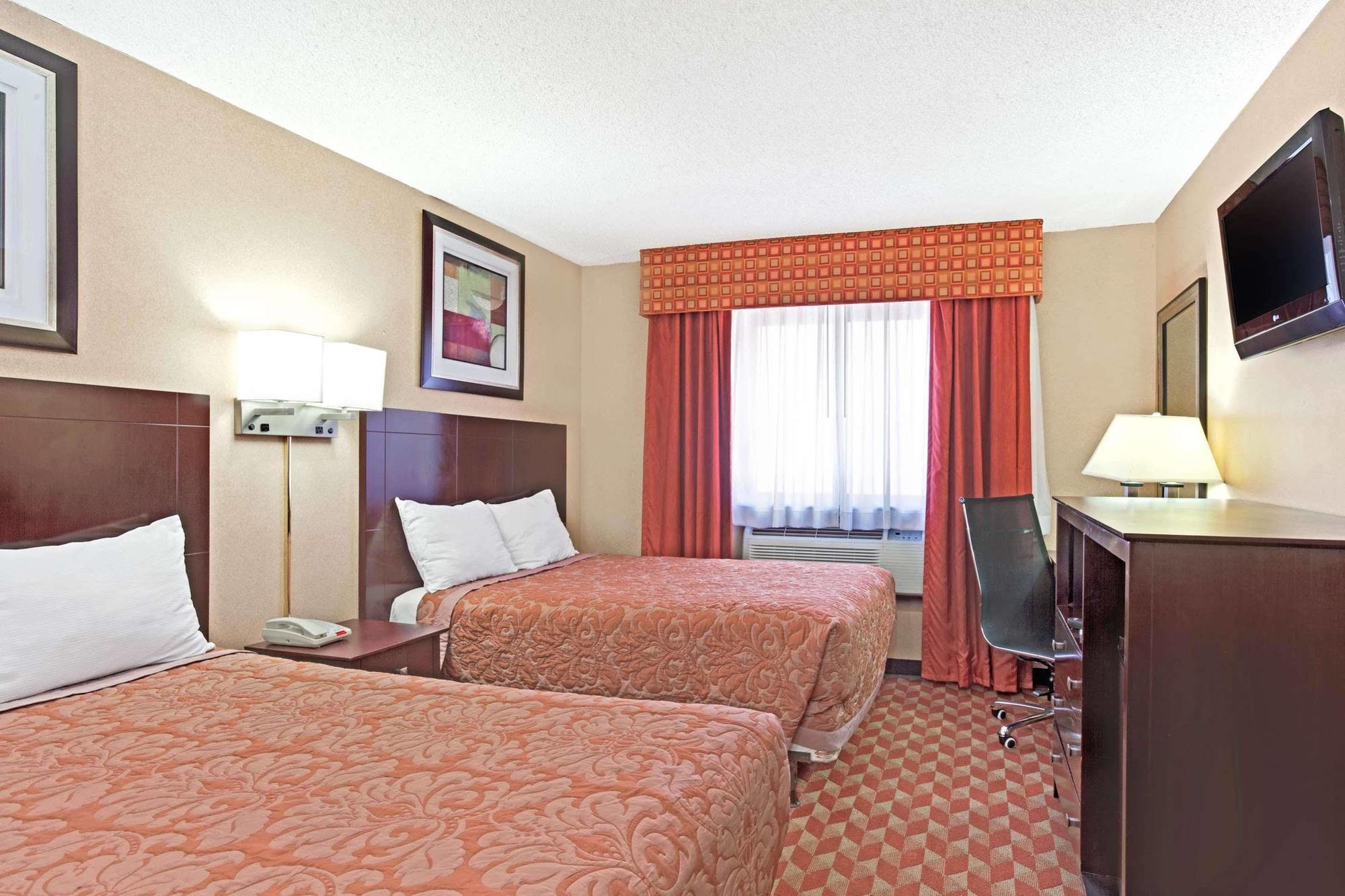 Super 8 By Wyndham Long Island City Lga Hotel New York Eksteriør billede